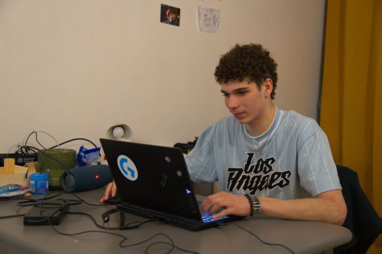 Bien plus qu’un logement : l’accompagnement au Foyer des jeunes travailleurs